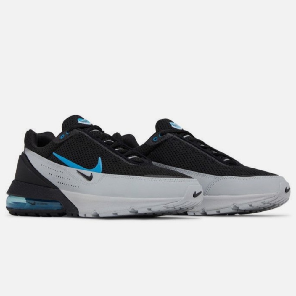 EUC Nike Air Max Pulse Sneakers